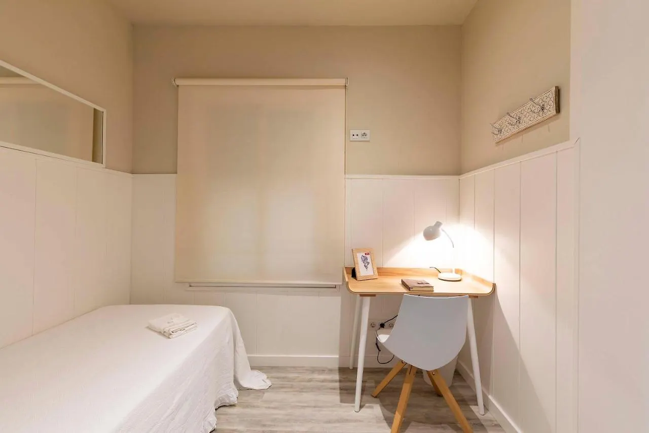Chic Gran Via Apartment Barcelona