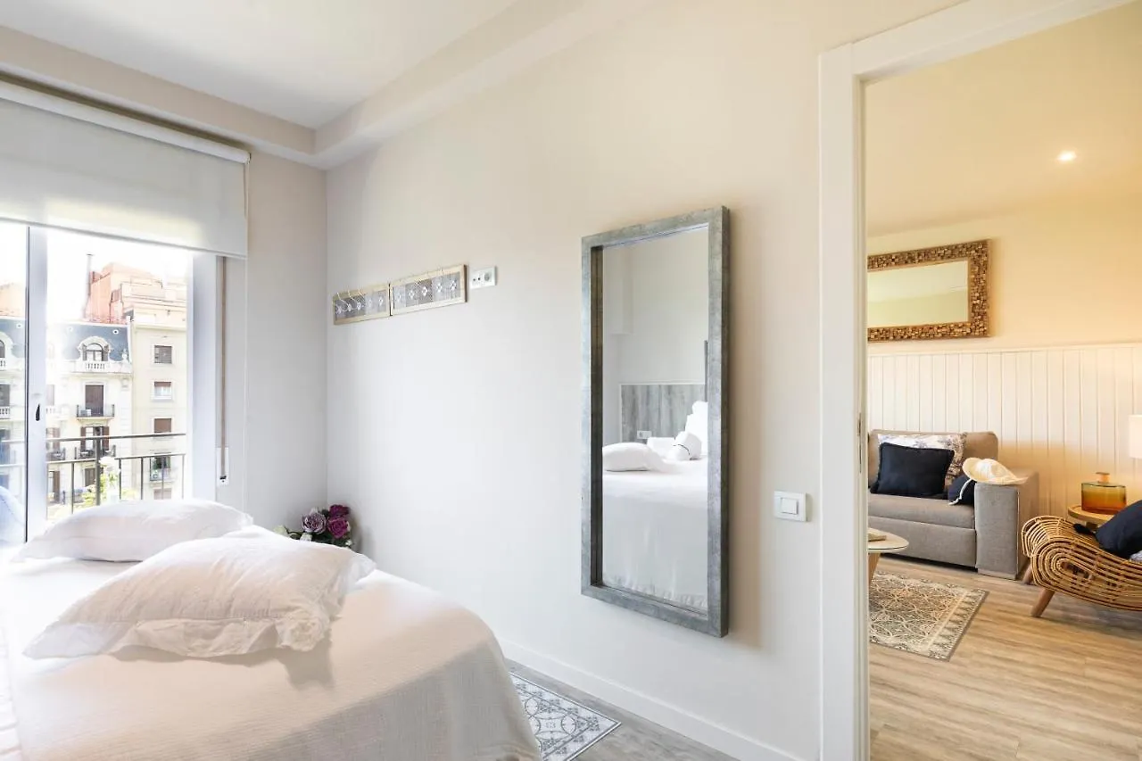 Chic Gran Via Apartment Barcelona 0*,  Spain